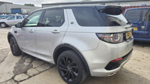 2018 Land Rover Discovery Sport 2.0 Td4 Hse Dynamic Lux Auto 4WD Euro 6 (s/s) 5dr in Silver — image 3