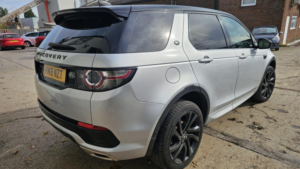 2018 Land Rover Discovery Sport 2.0 Td4 Hse Dynamic Lux Auto 4WD Euro 6 (s/s) 5dr in Silver — image 5