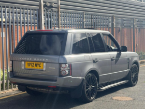 2012 Land Rover Range Rover 4.4 Td V8 Westminster Auto 4WD Euro 5 5dr — image 3