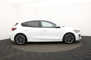 2023 Ford Focus 1.0t Ecoboost St-Line X Hatchback 5dr Petrol Manual Euro 6 (s/s) (125 Ps) in White — image 2