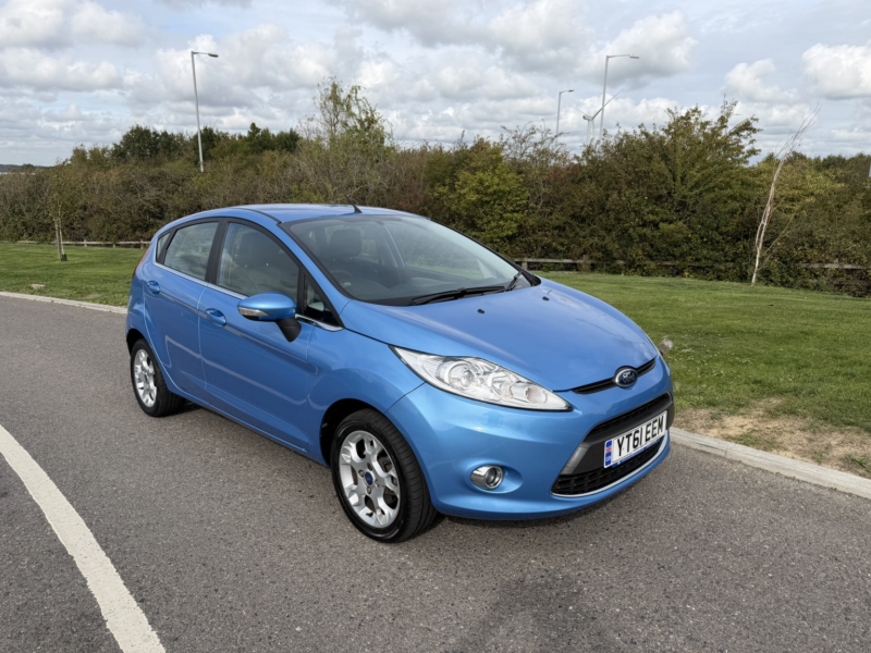 2011 Ford Fiesta 1.3 Zetec in Blue — image 1