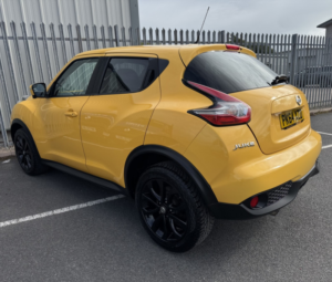 2014 Nissan Juke Tekna 1.2 Dig-T in Yellow — image 4