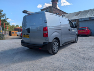 2022 Citroen Dispatch 1.5 Bluehdi 1000 Enterprise Pro M Fwd 2 Euro 6 (s/s) 6dr in Grey — image 3