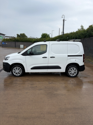 2022 Citroen Berlingo 1.5 Bluehdi 1000 Enterprise M Pro Panel Van 5dr Diesel Manual Swb Euro 6 (s/s) (100 Ps) in White — image 2