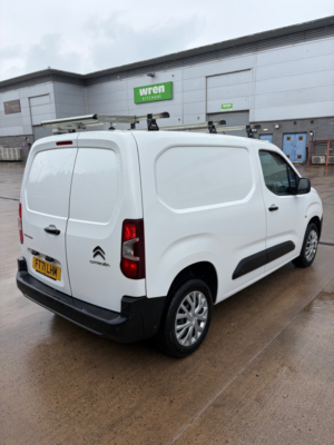 2022 Citroen Berlingo 1.5 Bluehdi 1000 Enterprise M Pro Panel Van 5dr Diesel Manual Swb Euro 6 (s/s) (100 Ps) in White — image 5