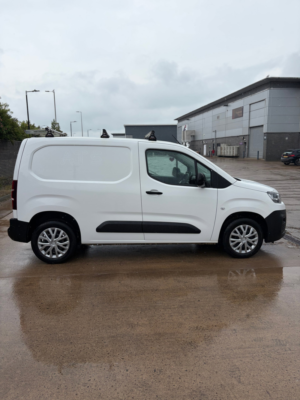 2022 Citroen Berlingo 1.5 Bluehdi 1000 Enterprise M Pro Panel Van 5dr Diesel Manual Swb Euro 6 (s/s) (100 Ps) in White — image 6