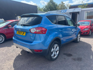 2010 Ford Kuga 2.0 Tdci Zetec 2WD Euro 4 5dr in Blue — image 5