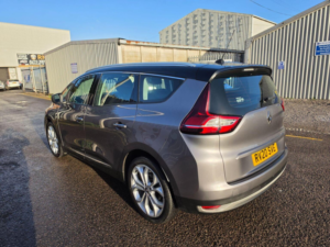 2020 Renault Grand Scenic 1.7 Blue Dci Iconic Euro 6 (s/s) 5dr in Grey — image 4