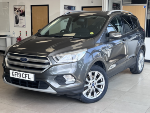 2019 Ford Kuga 2.0 Tdci Ecoblue Titanium Edition in Grey — image 5