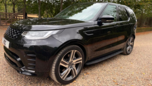 2021 Land Rover Discovery 3.0 D300 Mhev R-Dynamic Hse Auto 4WD Euro 6 (s/s) 5dr in Black — image 5