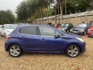 2014 Peugeot 208 1.4 Hdi Allure in Blue — image 2