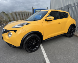 2014 Nissan Juke Tekna 1.2 Dig-T in Yellow — image 2