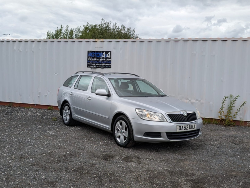 2012 Skoda Octavia 1.6 Tdi Se in Silver — image 1