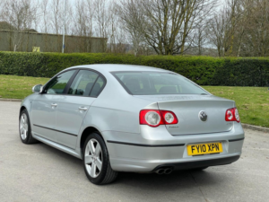 2010 Volkswagen Passat 2.0 Tdi R-Line DSG Euro 5 4dr in Silver — image 5