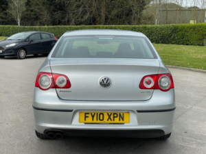 2010 Volkswagen Passat 2.0 Tdi R-Line DSG Euro 5 4dr in Silver — image 6