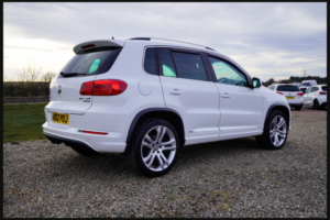 2012 Volkswagen Tiguan 2.0 Tdi Bluemotion Tech R-Line in White — image 3