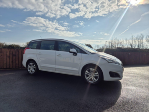 2016 Peugeot 5008 1.6 Bluehdi Active in White — image 3