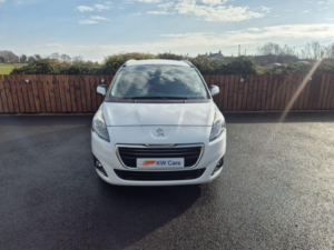 2016 Peugeot 5008 1.6 Bluehdi Active in White — image 4