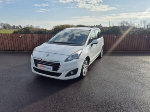 2016 Peugeot 5008 1.6 Bluehdi Active in White — image 6