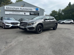 2017 Mercedes-Benz Gla 2.1 Gla220d Amg Line 7g-Dct 4matic Euro 6 (s/s) 5dr in Grey — image 4