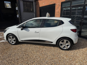 2015 Renault Clio 1.5 Dci Dynamique Medianav Euro 5 (s/s) 5dr in White — image 5