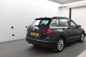2017 Volkswagen Tiguan 2.0 Tdi Bluemotion Tech S in Grey — image 3