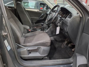 2017 Volkswagen Tiguan 2.0 Tdi Bluemotion Tech S in Grey — image 6