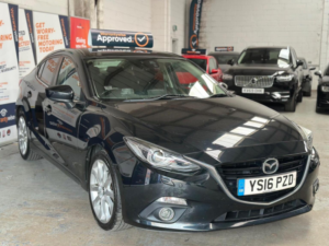2016 Mazda Mazda3 2.0 Skyactiv-G Sport Nav Fastback Euro 5 (s/s) 4dr in Black — image 4