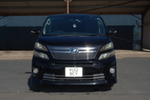 2012 Toyota Vellfire 2.4 Hybrid 7 Seats in Black — image 2