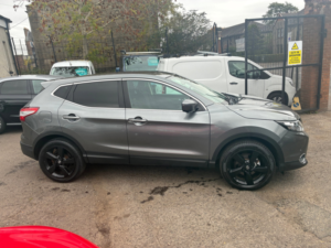 2017 Nissan Qashqai 1.5 Dci N-Connecta SUV 5dr Diesel Manual 2WD Euro 6 (s/s) (110 Ps) in Grey — image 2