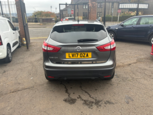 2017 Nissan Qashqai 1.5 Dci N-Connecta SUV 5dr Diesel Manual 2WD Euro 6 (s/s) (110 Ps) in Grey — image 4
