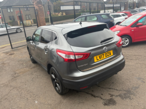 2017 Nissan Qashqai 1.5 Dci N-Connecta SUV 5dr Diesel Manual 2WD Euro 6 (s/s) (110 Ps) in Grey — image 5