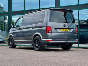 2022 Volkswagen Caravelle 2.0 Bitdi Executive MPV 5dr Diesel DSG 4motion Euro 6 (s/s) (204 Ps) in Grey — image 2