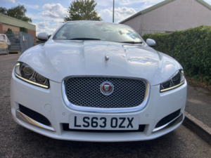 2013 Jaguar Xf 2.2d Luxury Saloon 4dr Diesel Auto Euro 5 (s/s) (163 Ps) in White — image 2