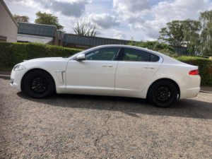 2013 Jaguar Xf 2.2d Luxury Saloon 4dr Diesel Auto Euro 5 (s/s) (163 Ps) in White — image 4