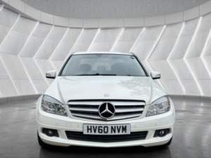 2010 Mercedes-Benz C Class 1.8 C180 Blueefficiency Executive Se Auto Euro 5 4dr in White — image 2