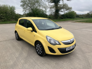 2013 Vauxhall Corsa 1.2 I Ecoflex 16v Exclusiv in Yellow — image 2