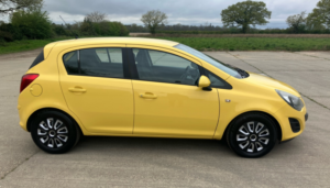 2013 Vauxhall Corsa 1.2 I Ecoflex 16v Exclusiv in Yellow — image 3