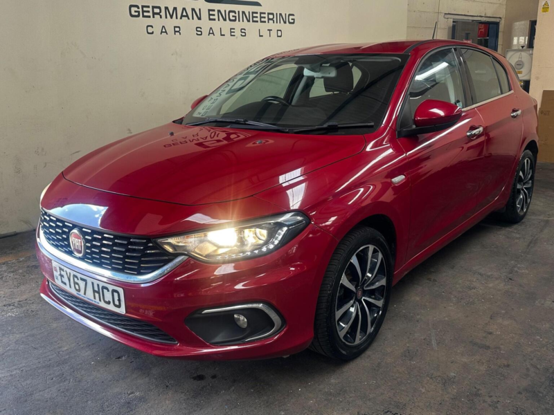 2017 Fiat Tipo 1.6 Multijetii Lounge Euro 6 (s/s) 5dr in Red — image 1