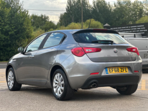 2019 Alfa Romeo Giulietta 1.4 Tb Giulietta Euro 6 (s/s) 5dr in Grey — image 5