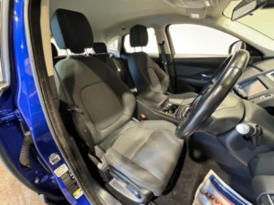 2018 Jaguar E-Pace 2.0 D150 Auto AWD Euro 6 (s/s) 5dr in Blue — image 4