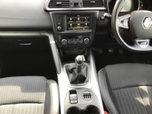 2016 Renault Kadjar 1.5 Dci Signature Nav Euro 6 (s/s) 5dr in Black — image 5
