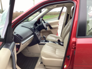 2013 Land Rover Freelander 2 2.2 Sd4 Xs Turbo Diesel Automatic 4x4 - Extensive Service History in Red — image 4