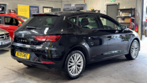 2019 SEAT Leon 1.6 Tdi Se Dynamic Diesel Black 5dr 1 Keeper+satnav+cruise in Black — image 6