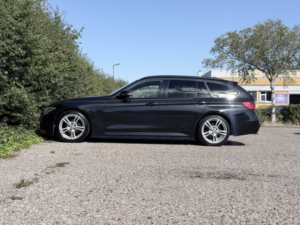 2012 BMW 3 Series 2.0 318d M Sport Touring in Black — image 3
