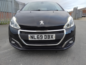 2019 Peugeot 208 1.2 Puretech Signature in Black — image 3
