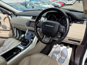 2013 Land Rover Range Rover Evoque 2.2 Ed4 Pure Fwd Euro 5 (s/s) 5dr in White — image 3