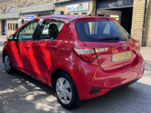 2017 Toyota Yaris 1.0 Vvt-I Active Hatchback 5dr Petrol Manual Euro 6 (69 Ps) in Red — image 3