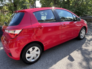 2017 Toyota Yaris 1.0 Vvt-I Active Hatchback 5dr Petrol Manual Euro 6 (69 Ps) in Red — image 5
