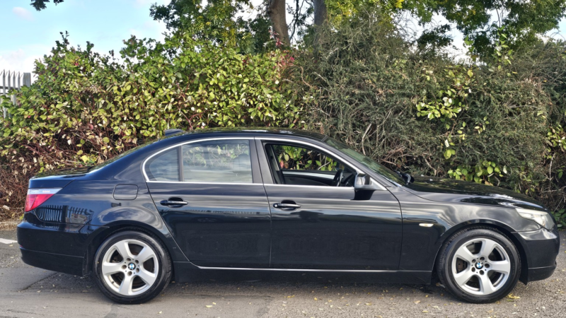 2009 BMW 5 Series 2.0 520d Se Business Edition Saloon in Black — image 1